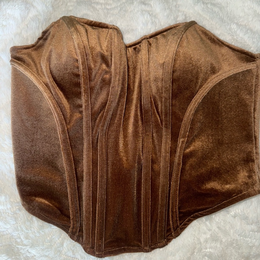 JLUXLABEL Gold Maxi corset and skirt - Picture 3 of 5